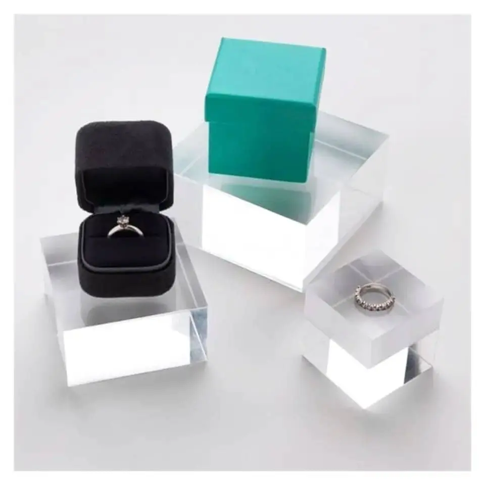 acrylic block cube display (1)