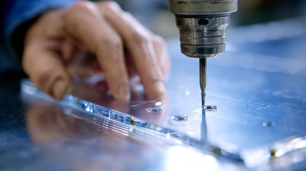 Best Way to Cut An Acrylic Sheet (12)