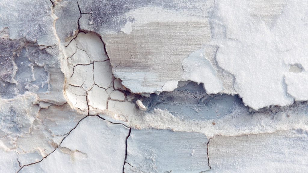 Acrylic Become Brittle in Cold Temperatures (2)