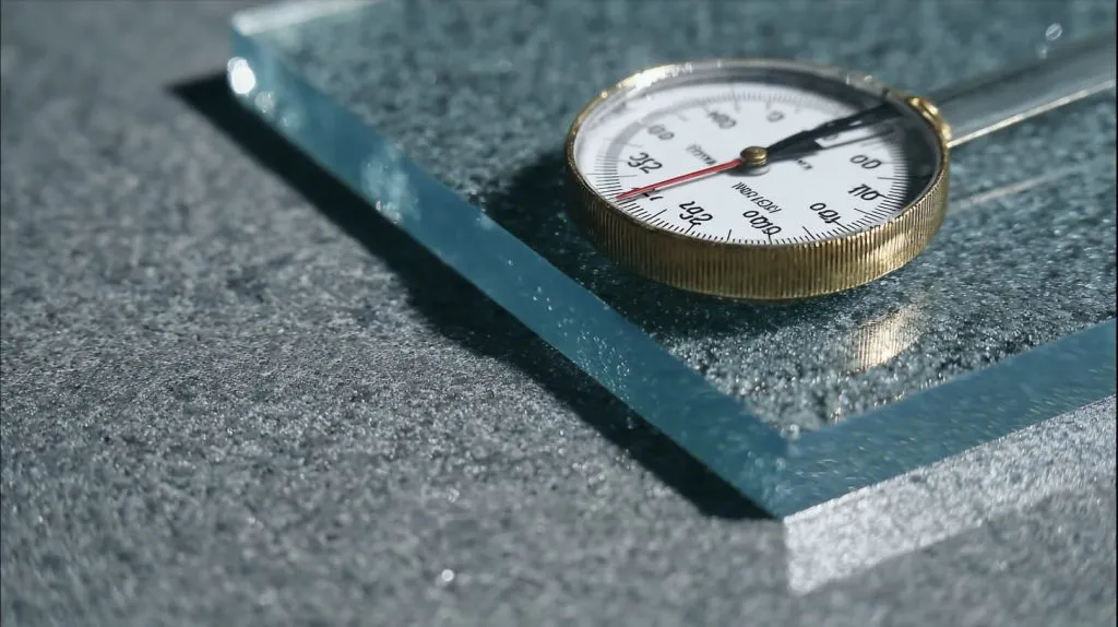 Acrylic Become Brittle in Cold Temperatures (7)