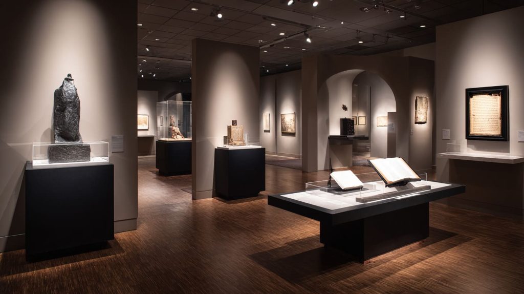 Acrylic Displays for Museums and Art Galleries (5)