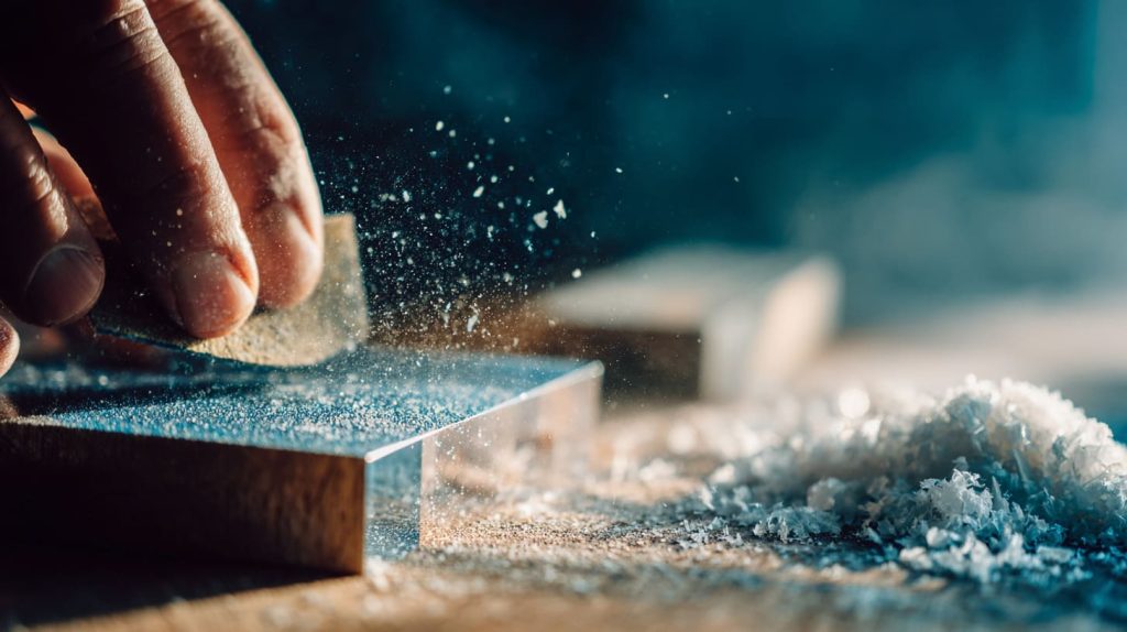 Cut Plexiglass with a Jigsaw guide (9)