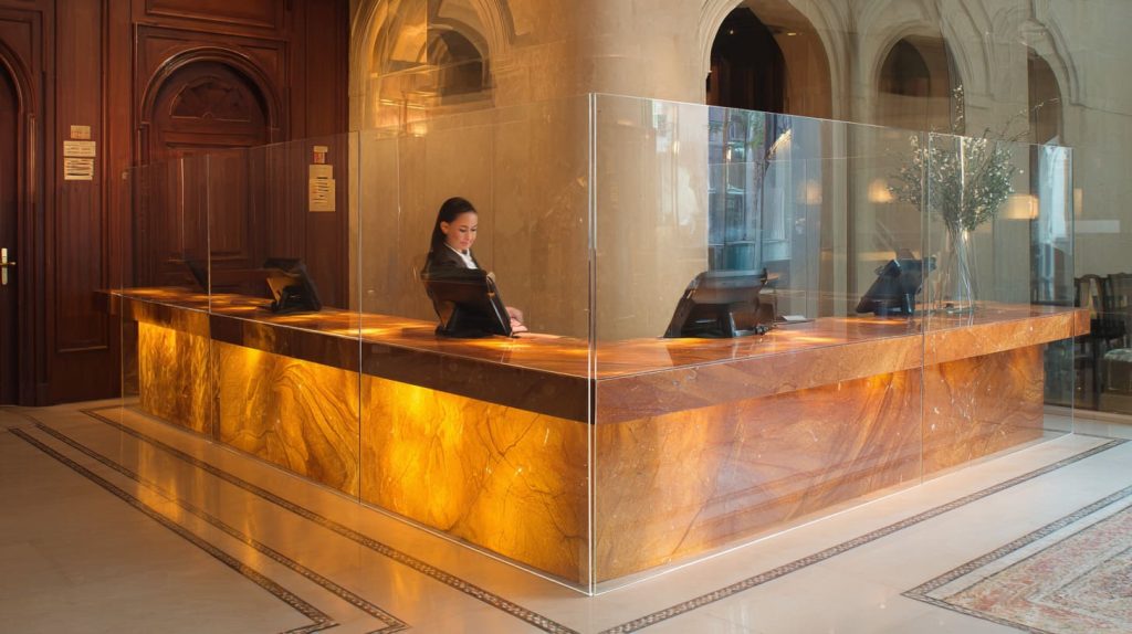 Acrylic Barriers Use (7)